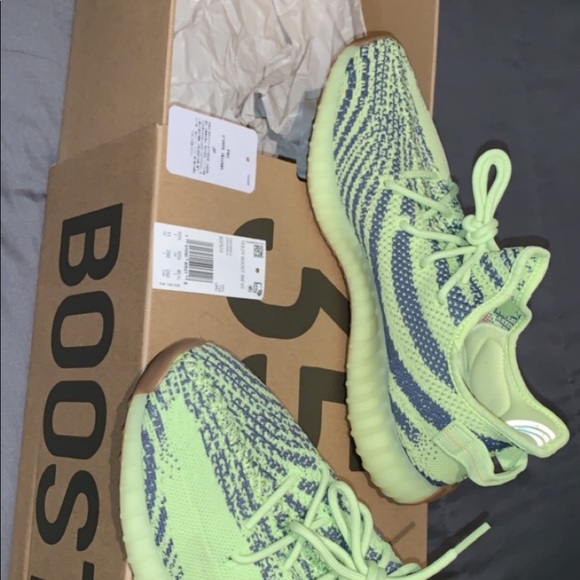 Yeezy Boost 350 V2 - Picture 8 of 8